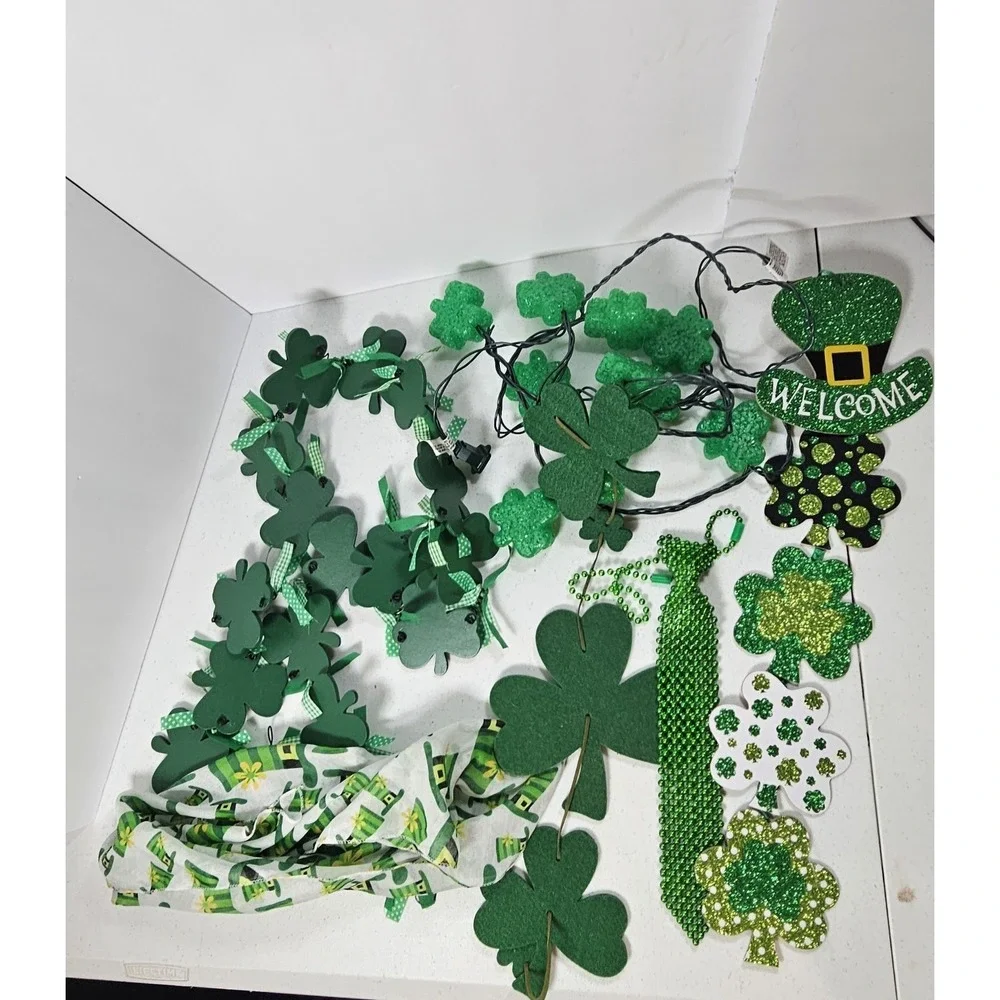 St Patrick's Day Decor Lot Lights Garland Bead Tie Sign‎ Shamrock Scarf